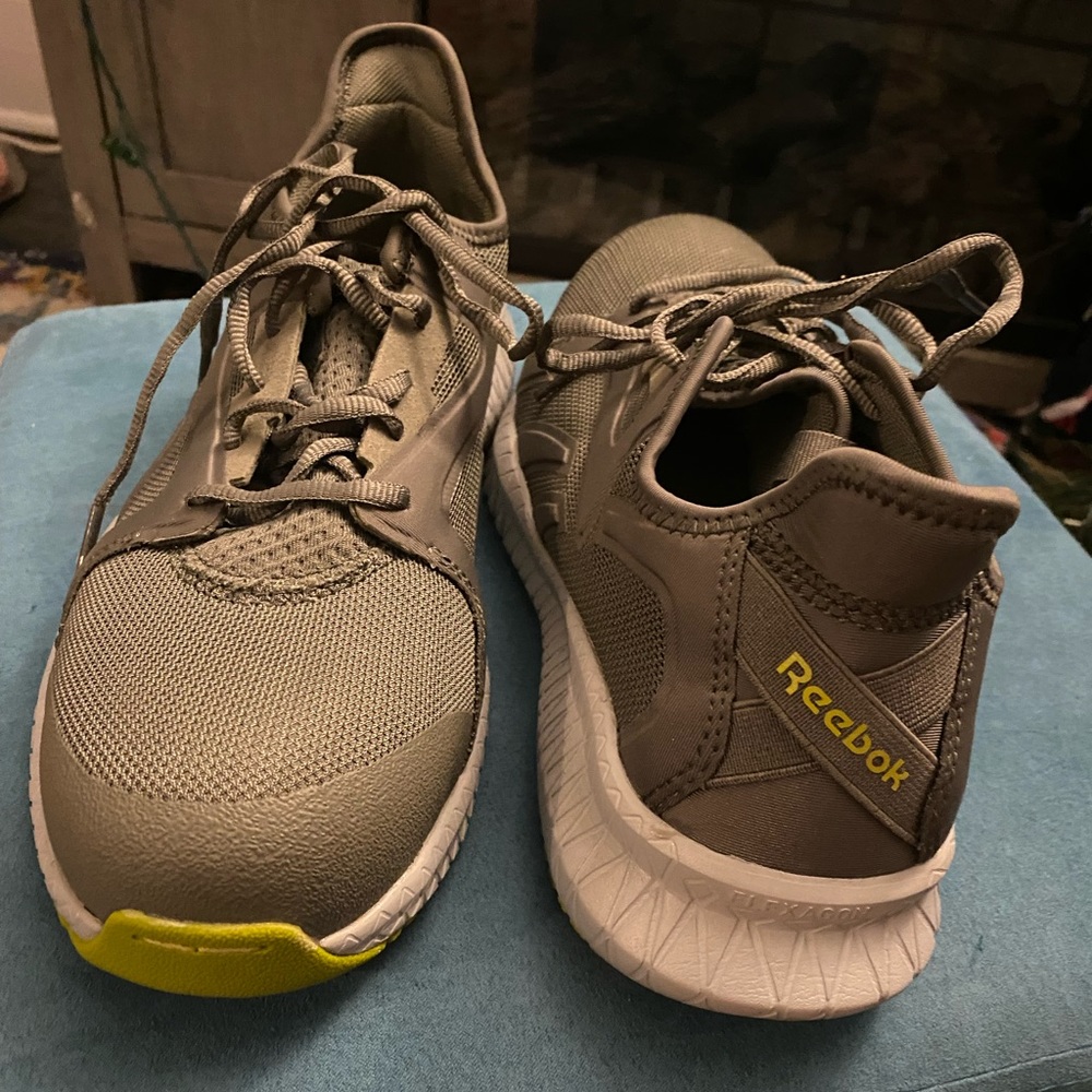 sneakers mens size 8.5